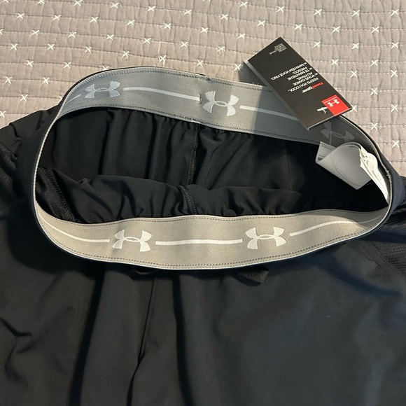 2 for $20 Under Armour Women's Athletic Black Shorts - Picture 3 of 6